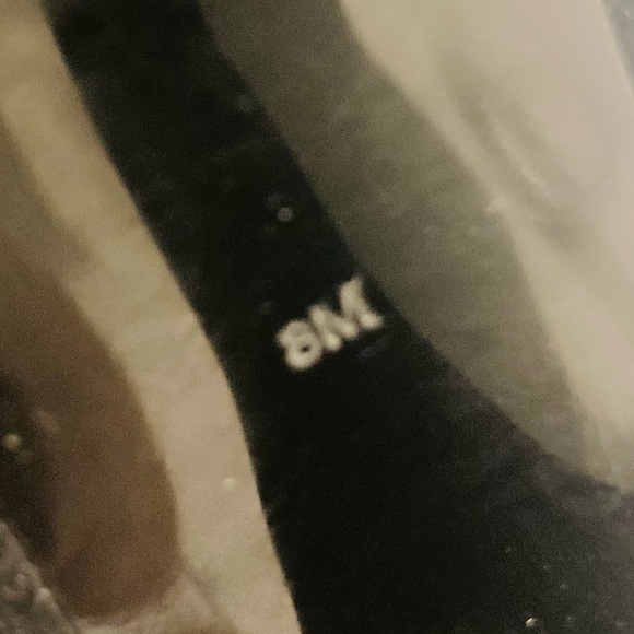 JUICY COUTURE TESSA BLACK SUEDE PUMP - Picture 9 of 10